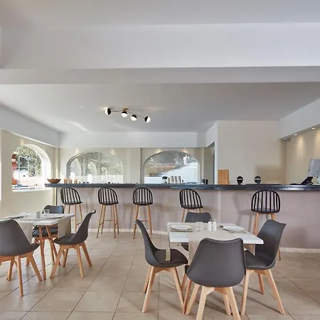 Alkinoi And Hotel Monemvasía