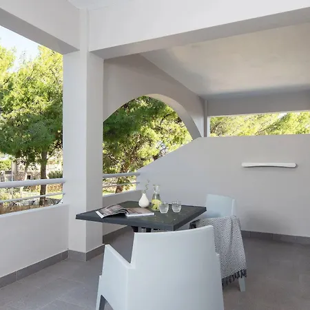 Alkinoi And 4* Monemvasía