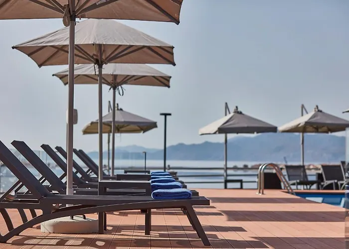 ホテル Alkinoi And 4*