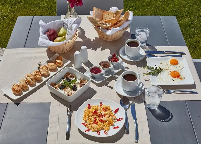 ホテル Alkinoi And