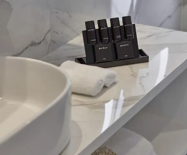 Alkinoi And ホテル モネンバシア