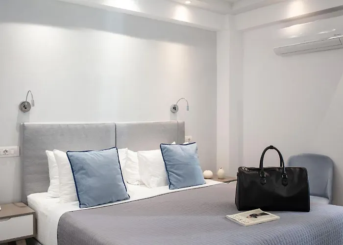 Alkinoi And 4* Monemvasía